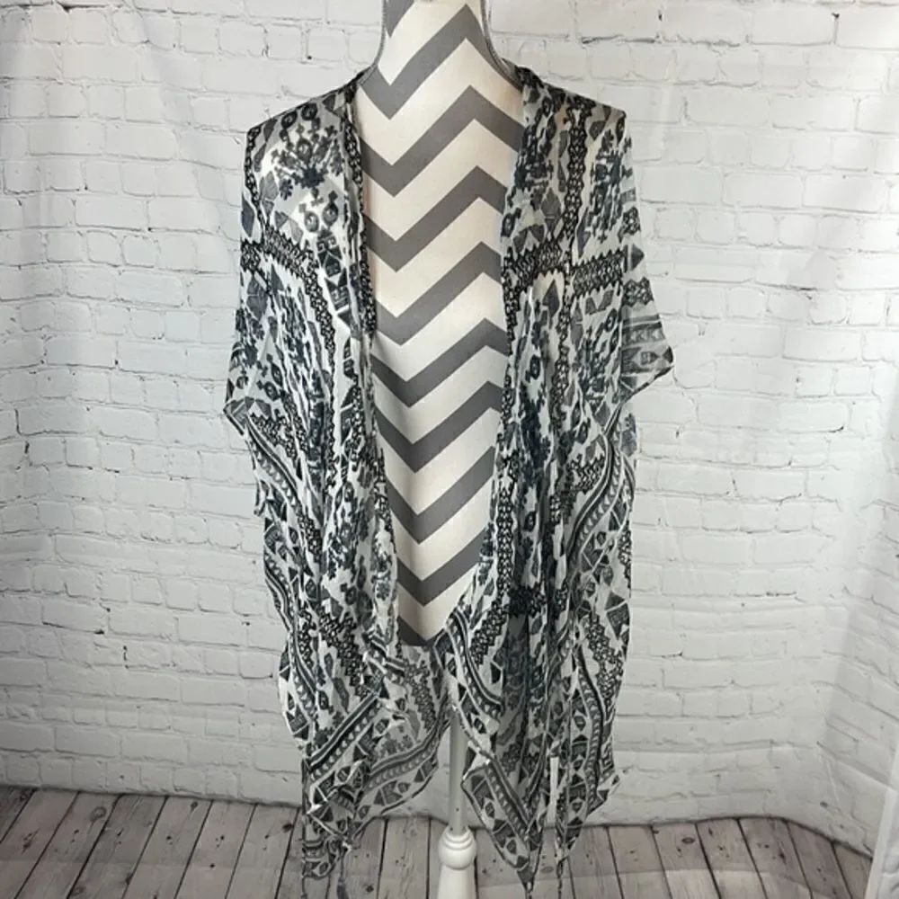 Hinge Kimono